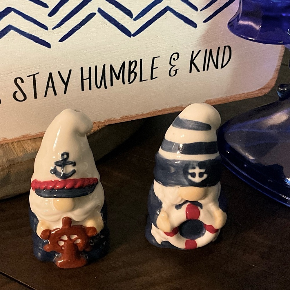 NWT Nautical Gnomes Salt and Pepper Collectible Set Ceramic S & P Gnome Salt